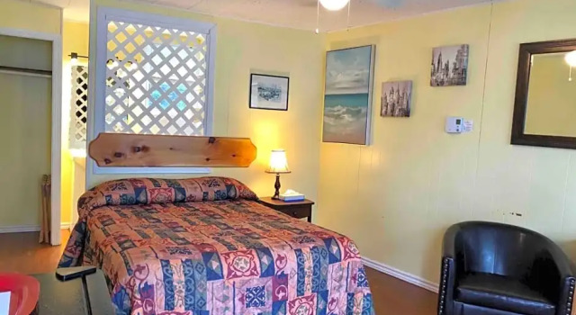 Двухместный номер Standard с видом на сад Lakelawn B&B and Motel