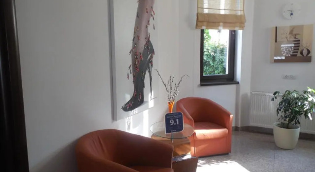 Villa AnnaLia - Rooms to Rent, Rezerwuj Willa Hotele w Carpathians - Romania z parkingiem, Parking