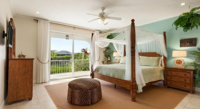 15 Coco Plum Beach access by RedAwning