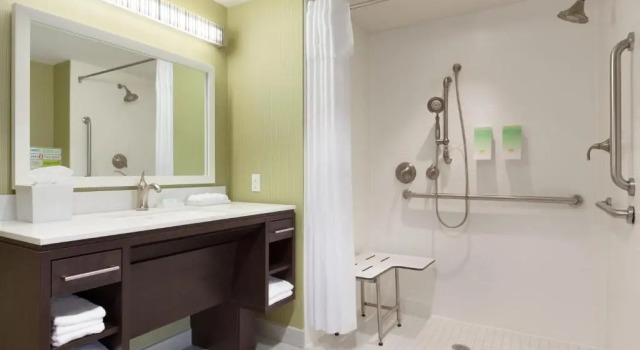 Номер Standard Home2 Suites by Hilton Seattle Airport