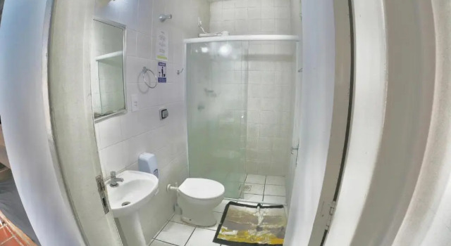 Кровать в общем номере (мужской номер) World Hostel - Canasvieiras