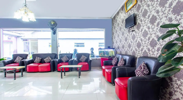 OYO 3042 Griya Karangsalam Indah, Prenota Hotel Hotel a Purwokerto con parcheggio, Parcheggio