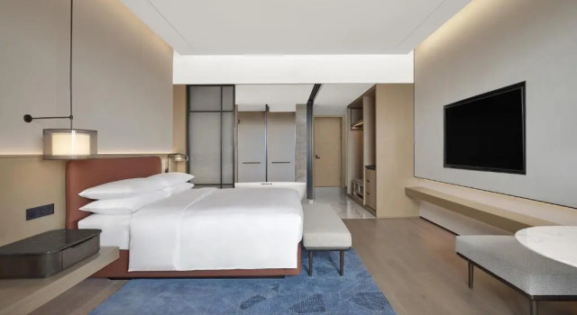 Двухместный номер Deluxe с балконом и с видом на город Sheraton Rizhao Hotel