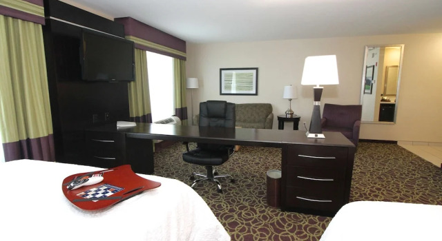 Четырёхместная студия Hampton Inn and Suites Sandusky/Milan