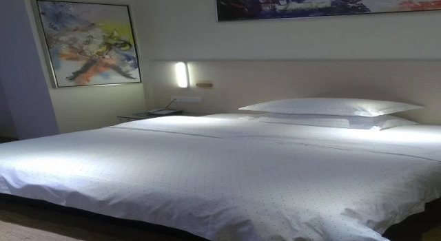 Sanyuehua Hotel, Забронировать Отель Хэчи Гуанси-Чжуанский автономный район