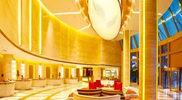 Howard Johnson Sunshine Plaza Ningbo Building B, Book Hotel Hoteller i Ningbo med pool, Swimmingpool