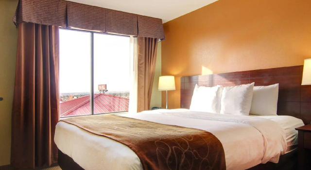 Номер Standard Comfort Suites El Paso West