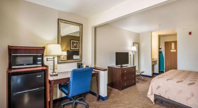 Номер Standard Quality Inn & Suites Eldridge Davenport North