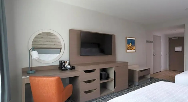 Четырёхместный номер Standard Hampton Inn & Suites Manistee Waterfront