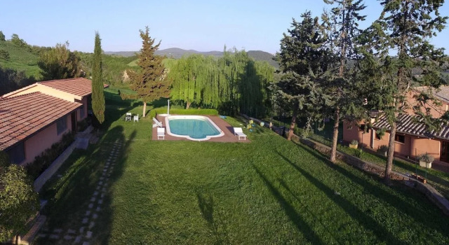 Коттедж Tuscan Hideaway With Pool