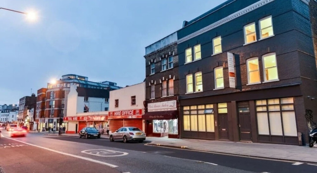 Hotel Style Penthouse Located Close to Central 8