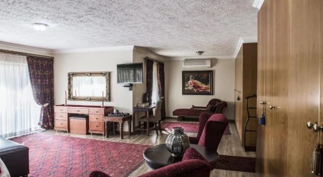 Люкс Sunward Park Guest House & Conference Centre