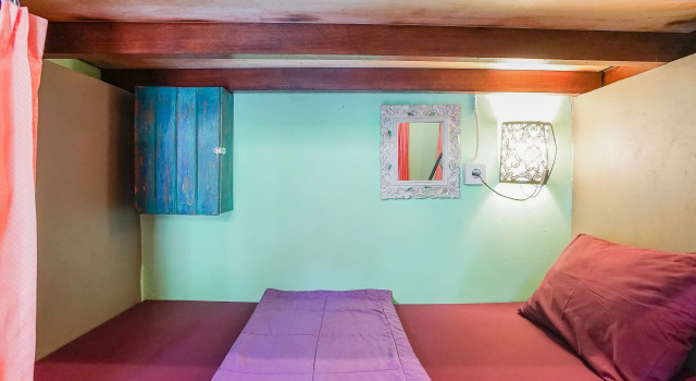 Кровать в общем номере (женский номер) Padi-Padi Hostel & Bar