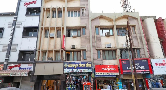 OYO 29345 Hotel Samrat