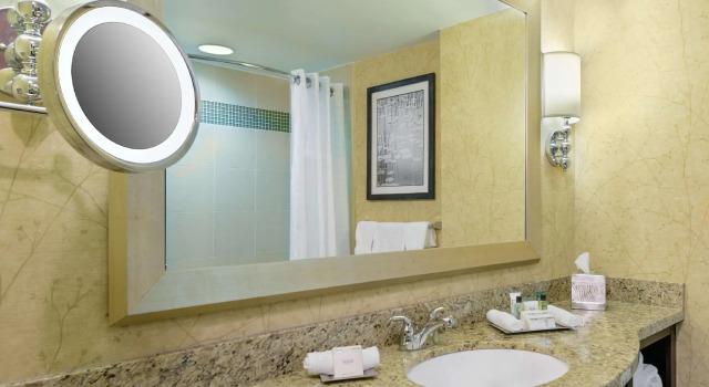 Четырёхместный номер Standard Hilton Richmond Hotel & Spa Short Pump