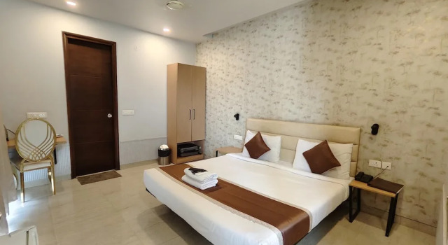Номер Superior Aadat Hotel Near Artemis Hospital Gurgaon