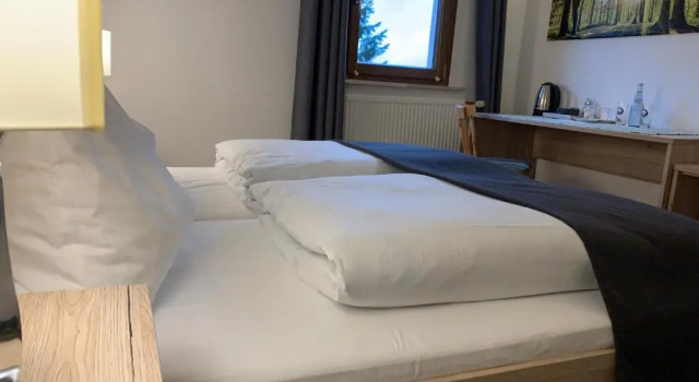 Hohe Tanne, Rezervovat Penzión Hotely v Auerbach i.d.OPf. s parkováním, Parkování