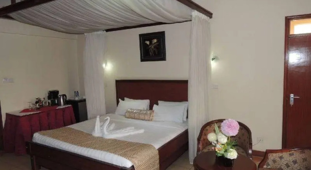 Номер Deluxe Hennessis Hotel