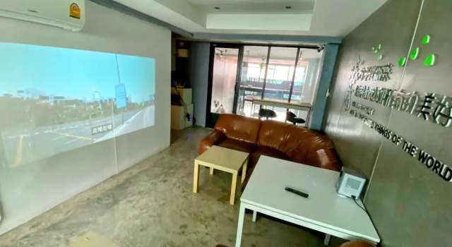 Кровать в общем номере (женский номер) BM Loft On Nut & Massage