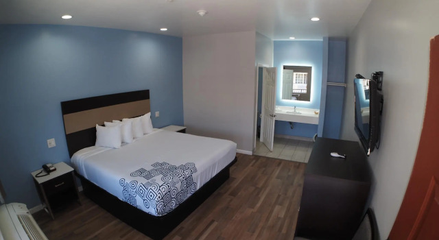 Кровать в общем номере Surfside Inn Redondo Beach