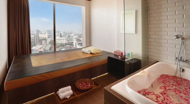 Golden Tulip Passer Baroe, Book Hotel SPA-hoteller i Sawah Besar, SPA