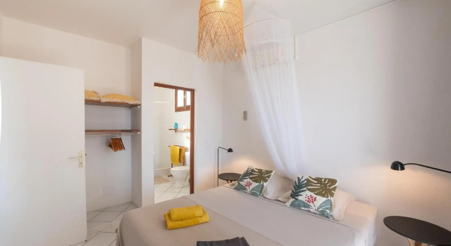 Roches Percees ***, Rezerwuj Hotel Terre-de-Haut Basse-Terre
