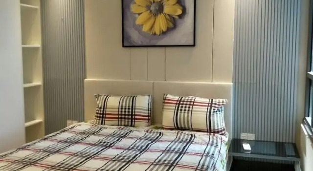 Апартаменты Deluxe с 3 комнатами с балконом и с видом на бассейн Vinh Hoi Apartments - Luxury Apartment Furnished Suites