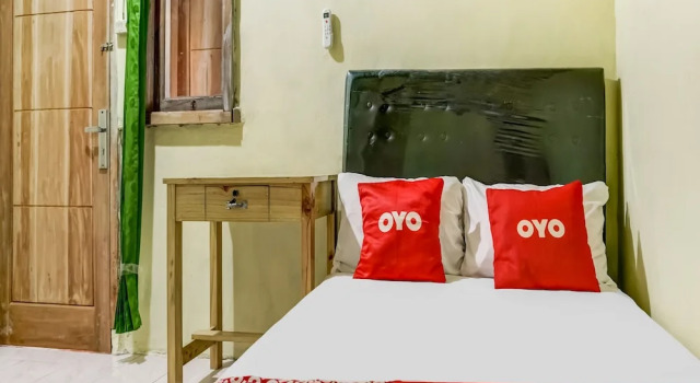 OYO Life 91335 Micheline Family 2 Syariah, Book Hotel Karawang West Java