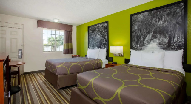 Четырёхместный номер Standard Super 8 by Wyndham Lake City