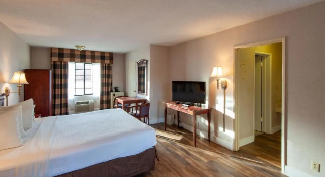 Люкс Семейный Studio City Court Yard Hotel