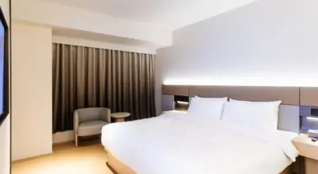 Люкс Deluxe JI Hotel (Zhengzhou Zhongyuan Wanda West Third Ring Subway Station Branch)