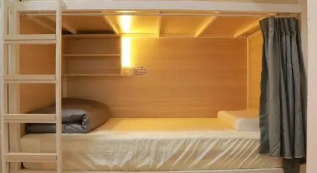 Кровать в общем номере (мужской номер) Shiye Youth Hostel