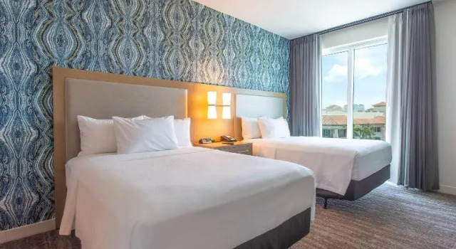Четырёхместный люкс Residence Inn Palm Beach Gardens