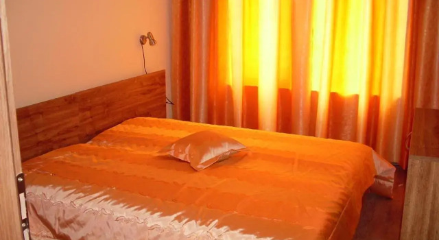 Condo Hotel Valentina, Varaa Hotelli Hotellit Varna region uima-altaalla, Uima-allas