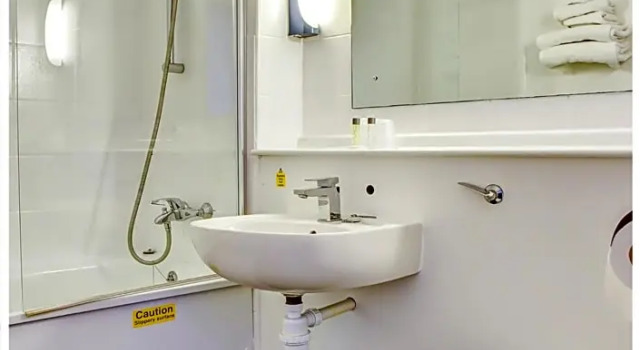 Номер Standard The Hotel Rafiya, Redditch