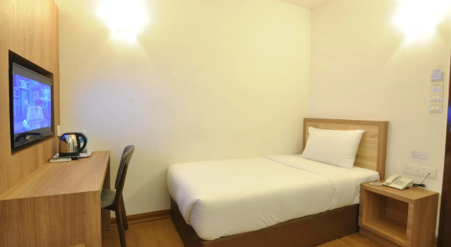 Одноместный номер Standard Greencity Hotel