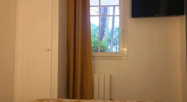 ***L'orée des Pins*** Appartement T2 en RDC avec jardin REFAIT A NEUF, Prenota Appartamento Hotel a Aquitania con parcheggio, Parcheggio