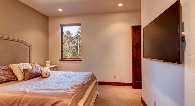 Stunning Home Main st. Walk Everywhere! Sleeps 12!, Rezerwuj Hotel Hotele w Vail Ski z parkingiem, Parking