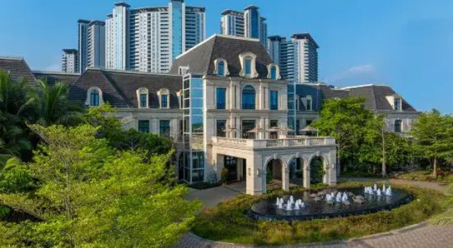 Riyuewan Legend Hotel, Boek Hotel Wanning Hainan