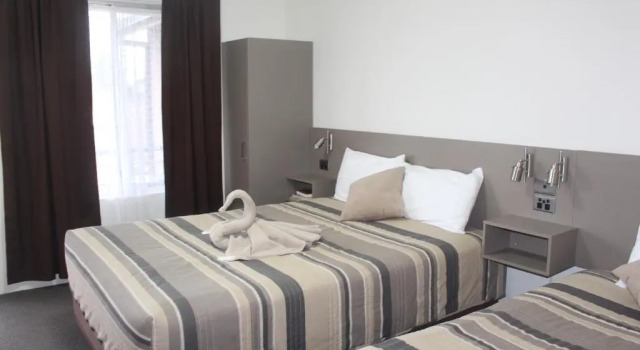 Четырёхместный номер Standard Centrepoint Motel