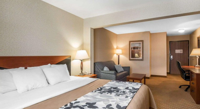 Двухместный люкс Rodeway Inn & Suites Salina South