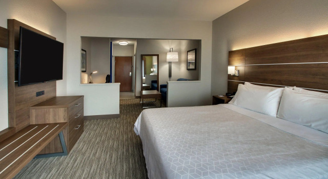 Двухместный люкс Holiday Inn Express Hotel & Suites Waukegan/Gurnee by IHG