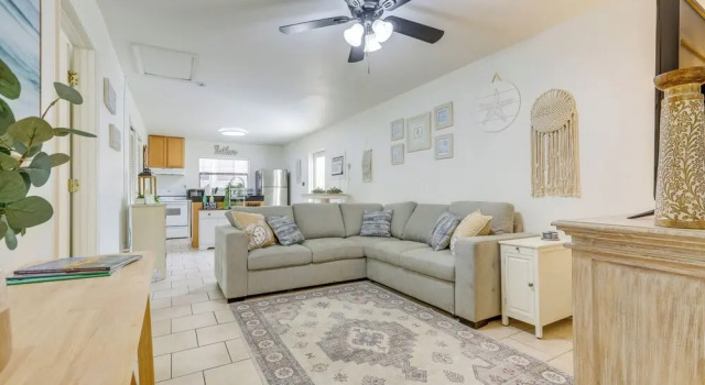 1 Block to Dtwn! Walkable Stay in Stuart