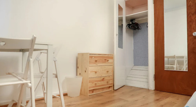 Johnson House Deluxe Double Room, Забронировать Отель Тауэр-Хэмлетс Лондон, рядом с 19 Princelet St Museum