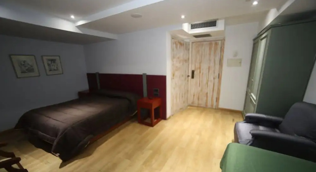 Четырёхместный семейный номер Standard с балконом Boutique Hotel Castilla