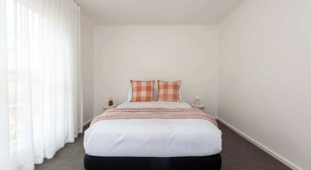 Elegant 2-bedroom House in Prahran w/ Parking!, Book Vacation Home  