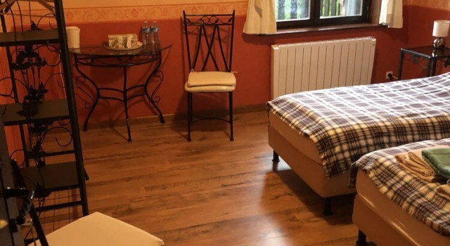 Holiday home Viroinval for seven person, Забронировать Отель Мобер-Фонтен 