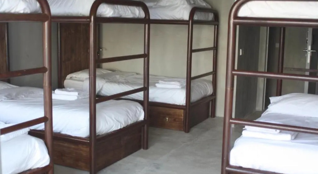 Кровать в общем номере (мужской номер) N1 Hostel Apartments and Suites