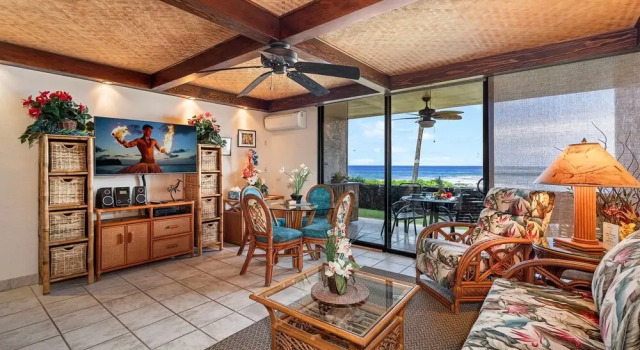 Easy Walk to Town Ocean Front AC & Wifi - Vrkcv