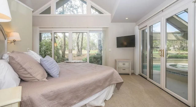 10 Woodbine, Забронировать Дом для отпуска Хилтон-Хед-Айленд Lowcountry, рядом с Поля для гольфа Heron Point and Ocean Course